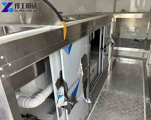 mobile dishwashing trailer internal structure