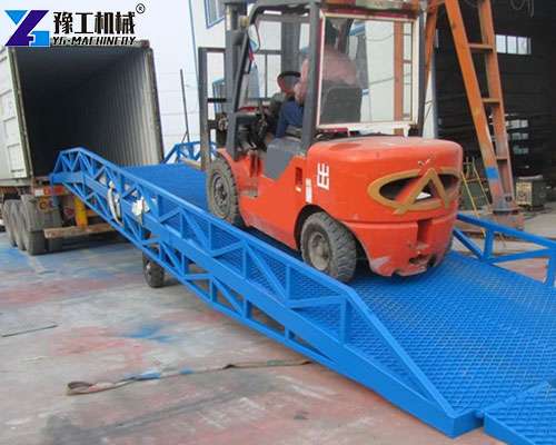 mobile ramp for unloading trucks
