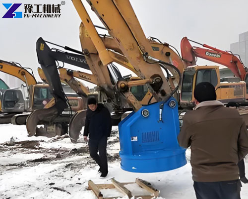 excavator magnet attached to trackhoe for heavy material handling