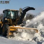 Riding Snow Blower for Sale in Russian snow cleaning machine tractor