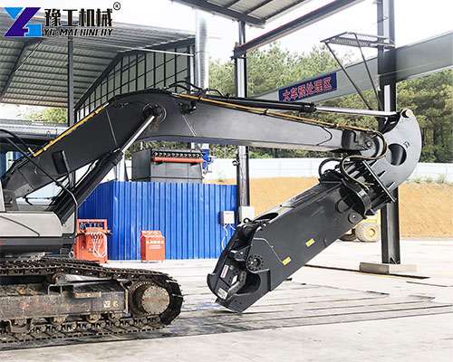 excavator eagle shear used in scrap metal demolition
