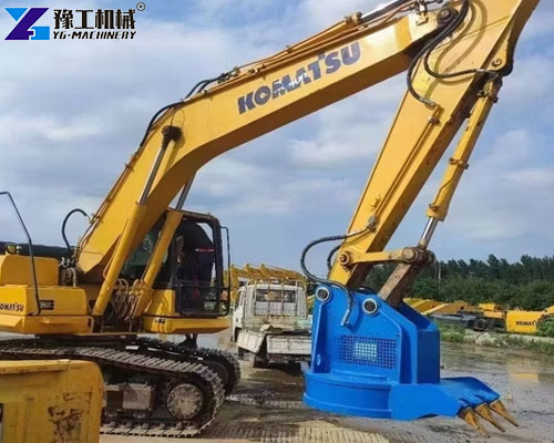 powerful hydraulic magnet for excavator in industrial recycling yard