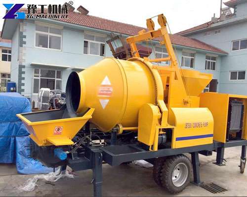 concrete mixer with pump in building houses