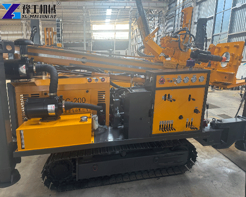 RC drilling rig engine and hydraulic components for stable drilling operation