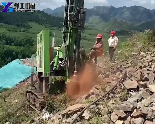 hydraulic post driver for solar foundation construction