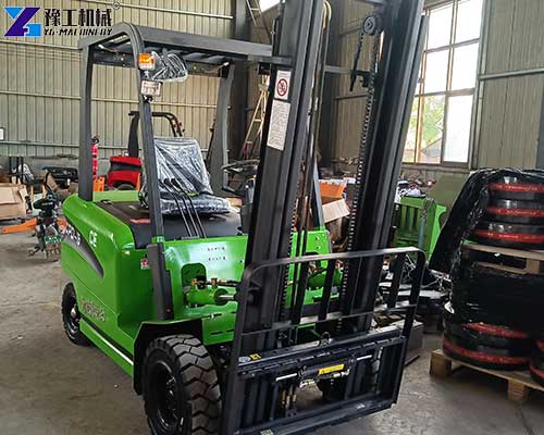 Compact electric counterbalance forklift for space-limited material handling