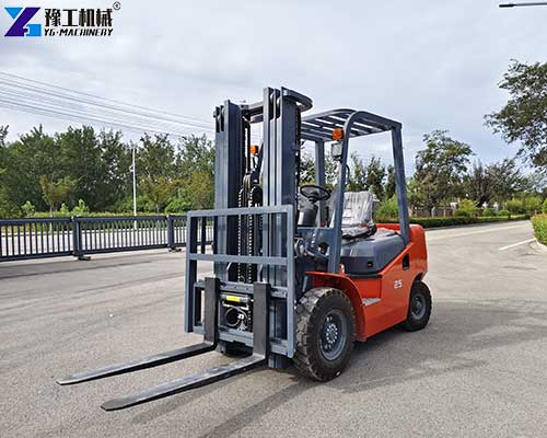 Electric forklift truck for material handling
