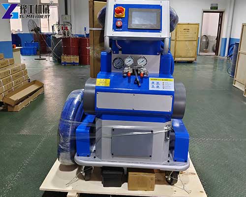 Polyurea spray machine used for pool waterproofing in Chile