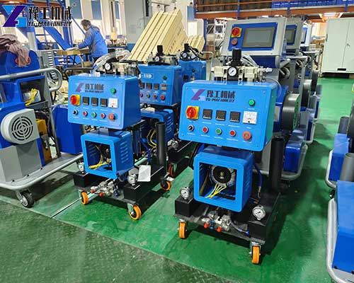 Polyurethane spray machine for insulation and coating applications