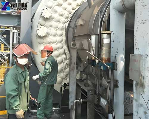 PU spray machine for polyurethane insulation on industrial pipes